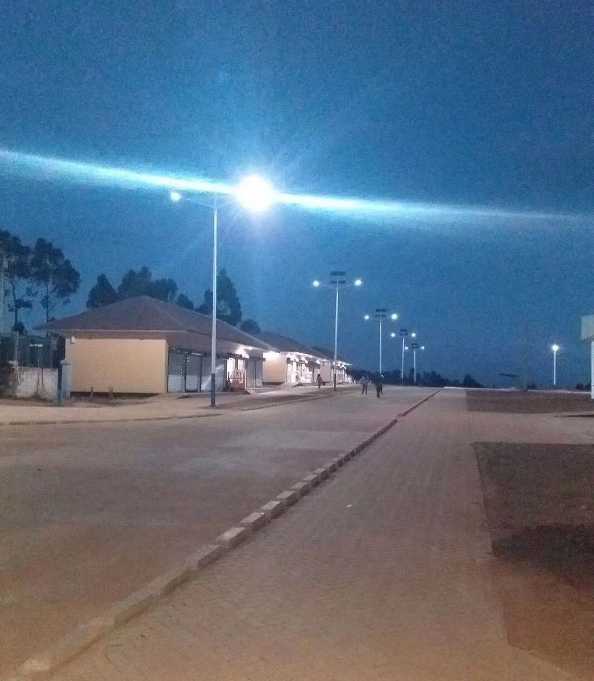 邓州市非洲科特迪瓦太阳能路灯工程
